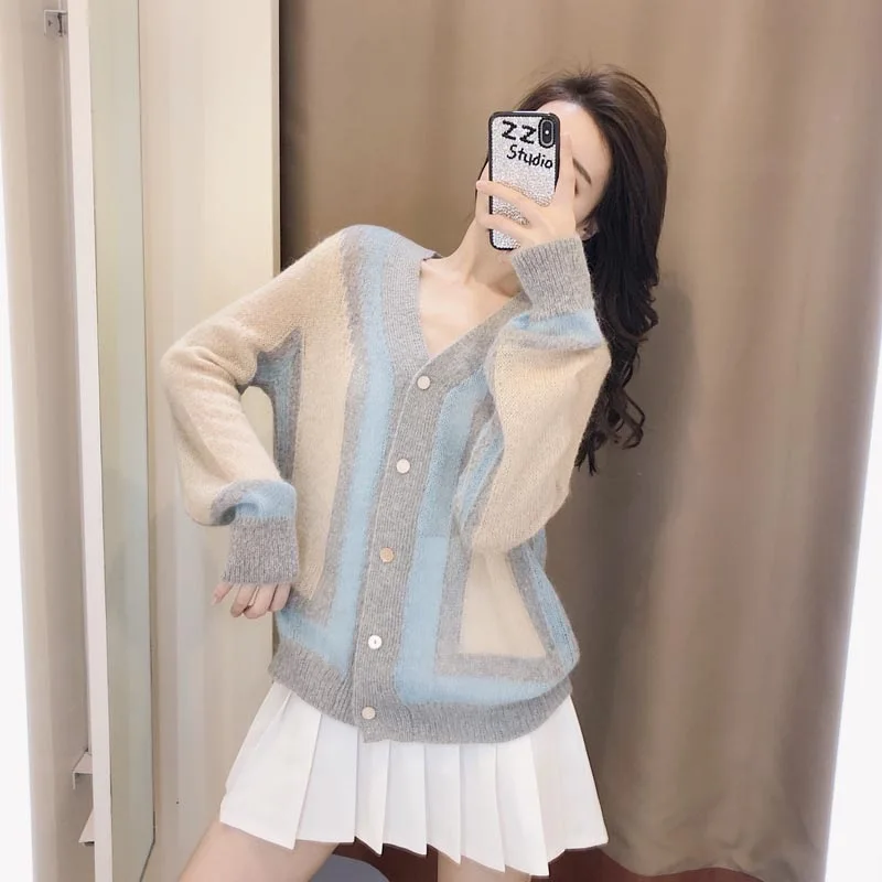 2020 New French Lazy Wind Age Reduction Net Red Sweater Jacket Knit Fashion Outer Cardigan Women Loose Korean Version Cardigan
2020 New French Lazy Wind Age Reduction Net Red Sweater Jacket Knit Fashion Outer Cardigan Women Loose Korean Version Cardigan