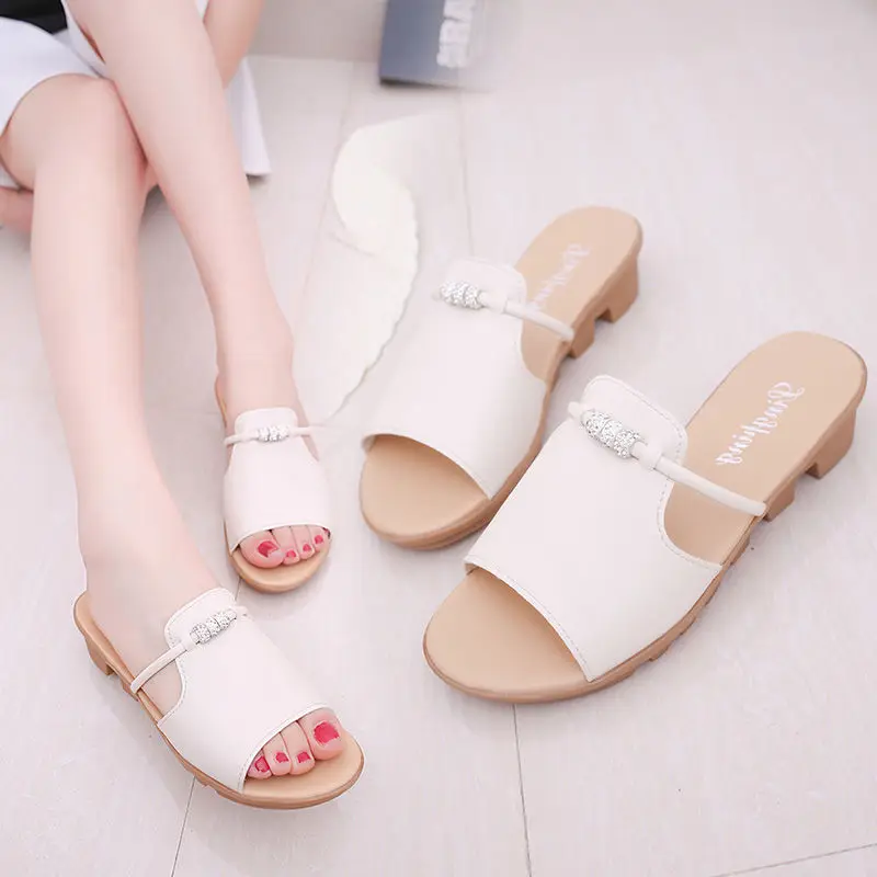 Summer New Style Mid-Heel Rhinestone Lazy Ladies Slippers Fashion Simple Slope With Open-Toed Sandals
Summer New Style Mid-Heel Rhinestone Lazy Ladies Slippers Fashion Simple Slope With Open-Toed Sandals