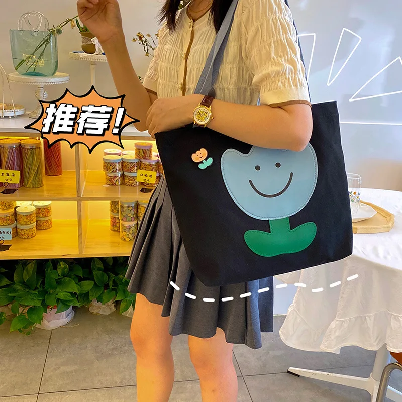 Lovely Cartoon Floral Shoulder Bag For Women Large Capacity Handbag Student Book Bag Canvas Bag Women Shopper Bag Tote Bolso
Lovely Cartoon Floral Shoulder Bag For Women Large Capacity Handbag Student Book Bag Canvas Bag Women Shopper Bag Tote Bolso