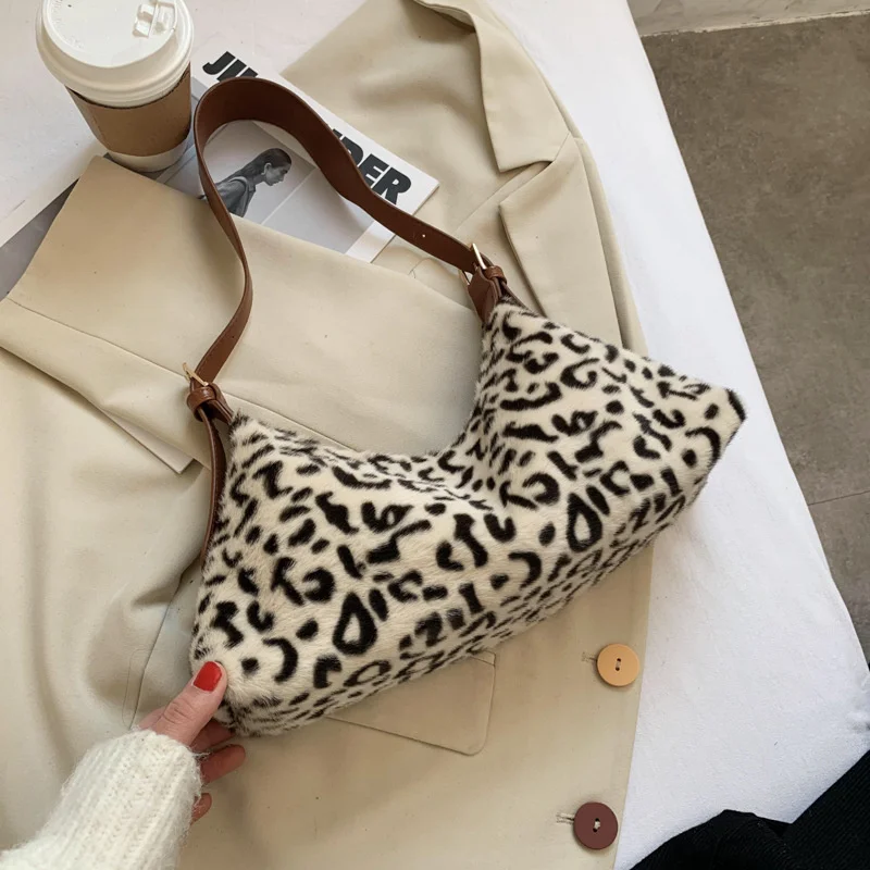Women Shoulder Popular Bags Plush Underarm bag Large Capacity Top-handle Bag Casual brand All-match Crossbody For
Women Shoulder Popular Bags Plush Underarm bag Large Capacity Top-handle Bag Casual brand All-match Crossbody For