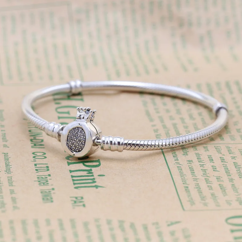 Amas Authentic S925 Sterling Silver Inlaid Crown Buckle Bracelet Snake Bone Chain or Women Authentic Charm Jewelry Pulseira Gift
Amas Authentic S925 Sterling Silver Inlaid Crown Buckle Bracelet Snake Bone Chain or Women Authentic Charm Jewelry Pulseira Gift