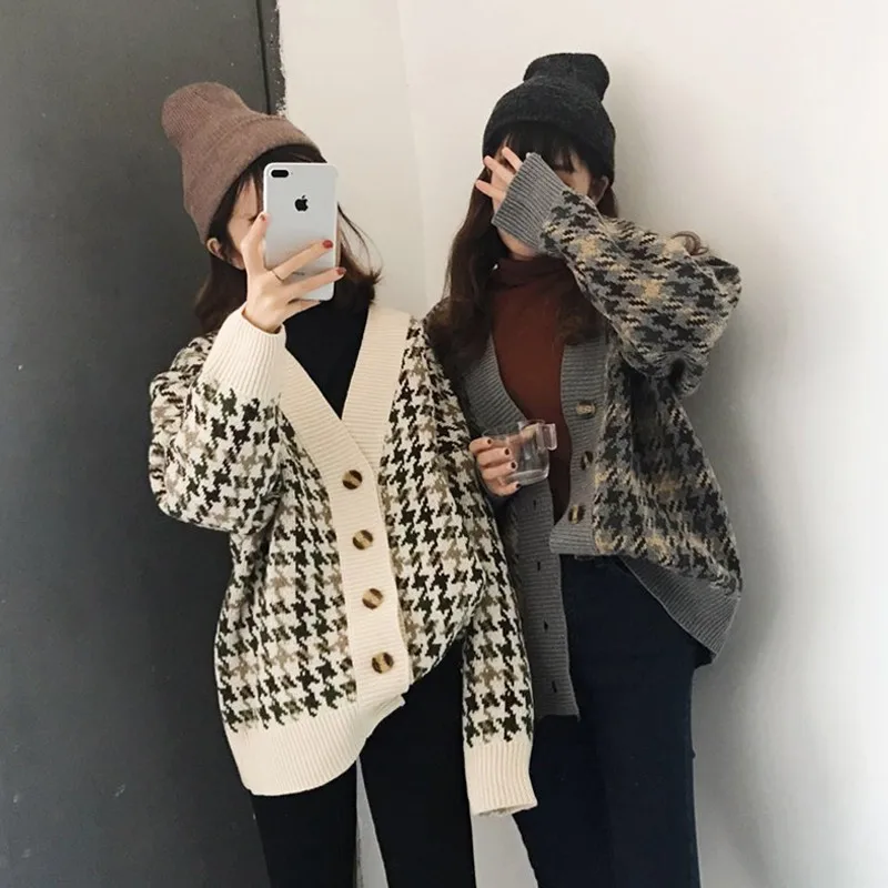 New Autumn Plaid Cardigan Women's Medium And Long Loose And Lazy Style Knitted Jacket Korean Version Knitted Sweater
New Autumn Plaid Cardigan Women's Medium And Long Loose And Lazy Style Knitted Jacket Korean Version Knitted Sweater
