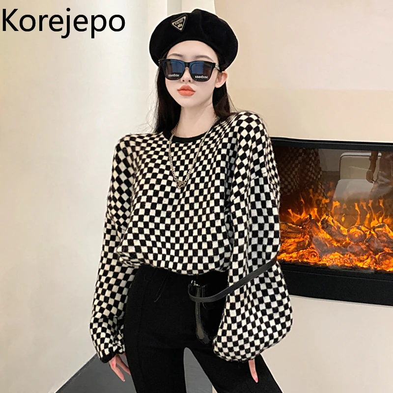 Женские костюмы в стиле High Street кореjepo, новинка 2021, универсальный свободный шахматный свитер с кулиской и брюки с высокой талией и разрезом в ... 
Женские костюмы в стиле High Street кореjepo, новинка 2021, универсальный свободный шахматный свитер с кулиской и брюки с высокой талией и разрезом в ...