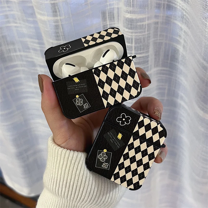 Ratro Label Flower Earphone Case For AirPods 3 2 1 Pro Soft TPU Headphone Protective Cover For Air Pods Charging Box with Hook
Ratro Label Flower Earphone Case For AirPods 3 2 1 Pro Soft TPU Headphone Protective Cover For Air Pods Charging Box with Hook