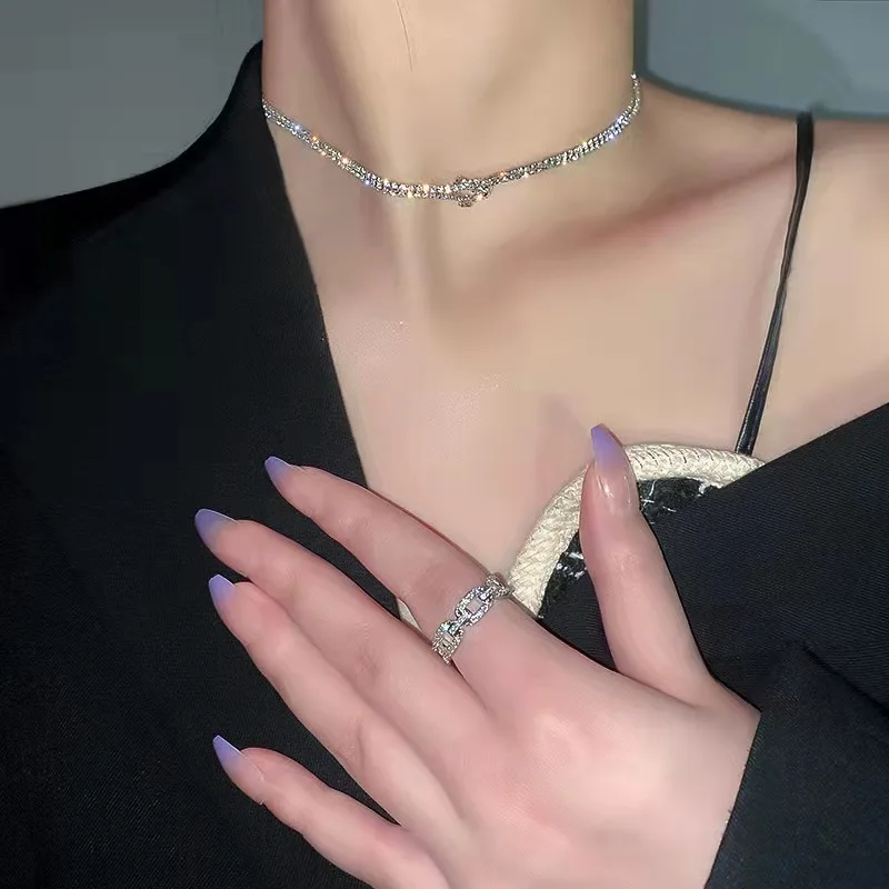 Set diamond cold wind clavicle chain female simple temperament neck belt design feeling net red necklace hip free shipping
Set diamond cold wind clavicle chain female simple temperament neck belt design feeling net red necklace hip free shipping