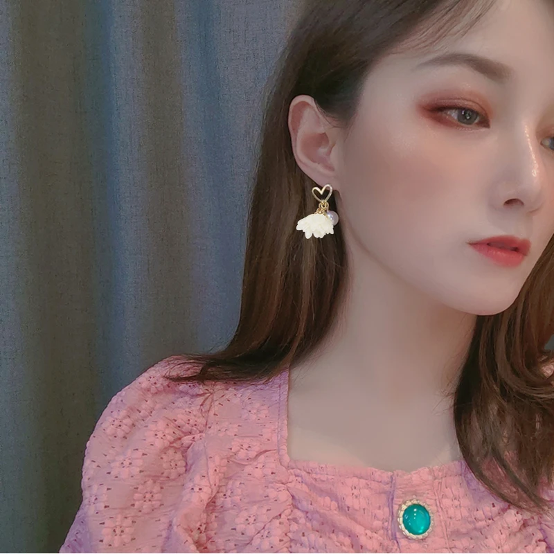 2020 Korea Style Heart-shaped Pearl Earrings Fashion Jewelry Trendy for Women Pendant Golden Earrings Wedding Gift Dropshipping
2020 Korea Style Heart-shaped Pearl Earrings Fashion Jewelry Trendy for Women Pendant Golden Earrings Wedding Gift Dropshipping