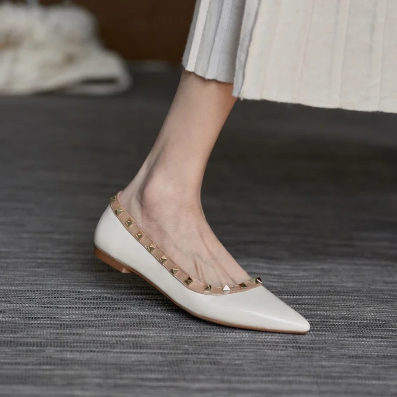 2021 Spring and Summer New Versatile Rivet Pointed Shoes Flat Heels Shallow Thick Willow Spikes Large Single
2021 Spring and Summer New Versatile Rivet Pointed Shoes Flat Heels Shallow Thick Willow Spikes Large Single