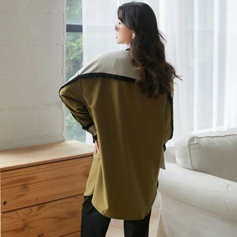 2020 Autumn Tops Women's Vintage Color Block Single-breasted Lapel Mid-length Shirt Loose Casual Female Blouses 
2020 Autumn Tops Women's Vintage Color Block Single-breasted Lapel Mid-length Shirt Loose Casual Female Blouses