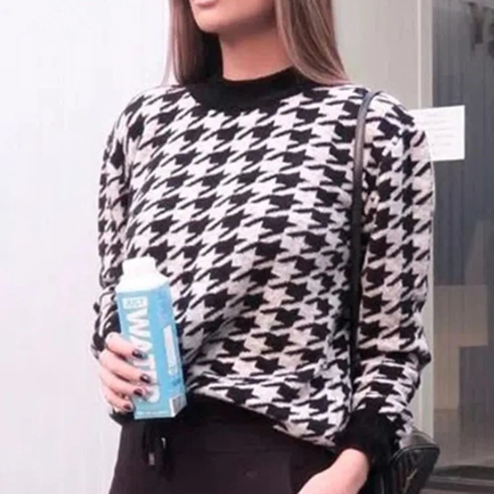 Women's New Pullover Fashion Commuter Casual Style Houndstooth Plus Cashmere High-quality Long-sleeved Round Neck Sweater
Women's New Pullover Fashion Commuter Casual Style Houndstooth Plus Cashmere High-quality Long-sleeved Round Neck Sweater