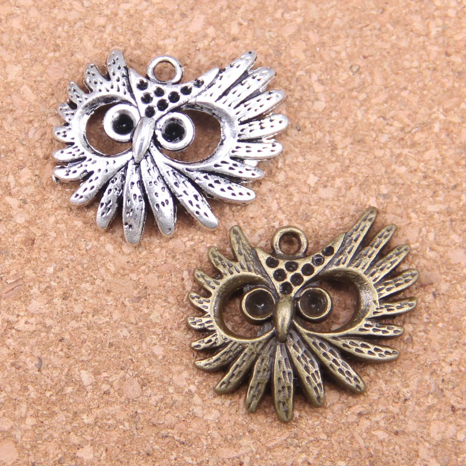 45pcs Charms big eye owl head 30x26mm Antique Pendants,Vintage Tibetan Silver Jewelry,DIY for bracelet necklace
45pcs Charms big eye owl head 30x26mm Antique Pendants,Vintage Tibetan Silver Jewelry,DIY for bracelet necklace