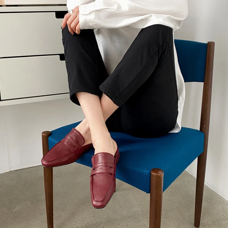 2020 Autumn New All-match Leather Shoes Outdoor Flat Muller Shoes Casual Female Flat Half Slippers Size 33-46
2020 Autumn New All-match Leather Shoes Outdoor Flat Muller Shoes Casual Female Flat Half Slippers Size 33-46