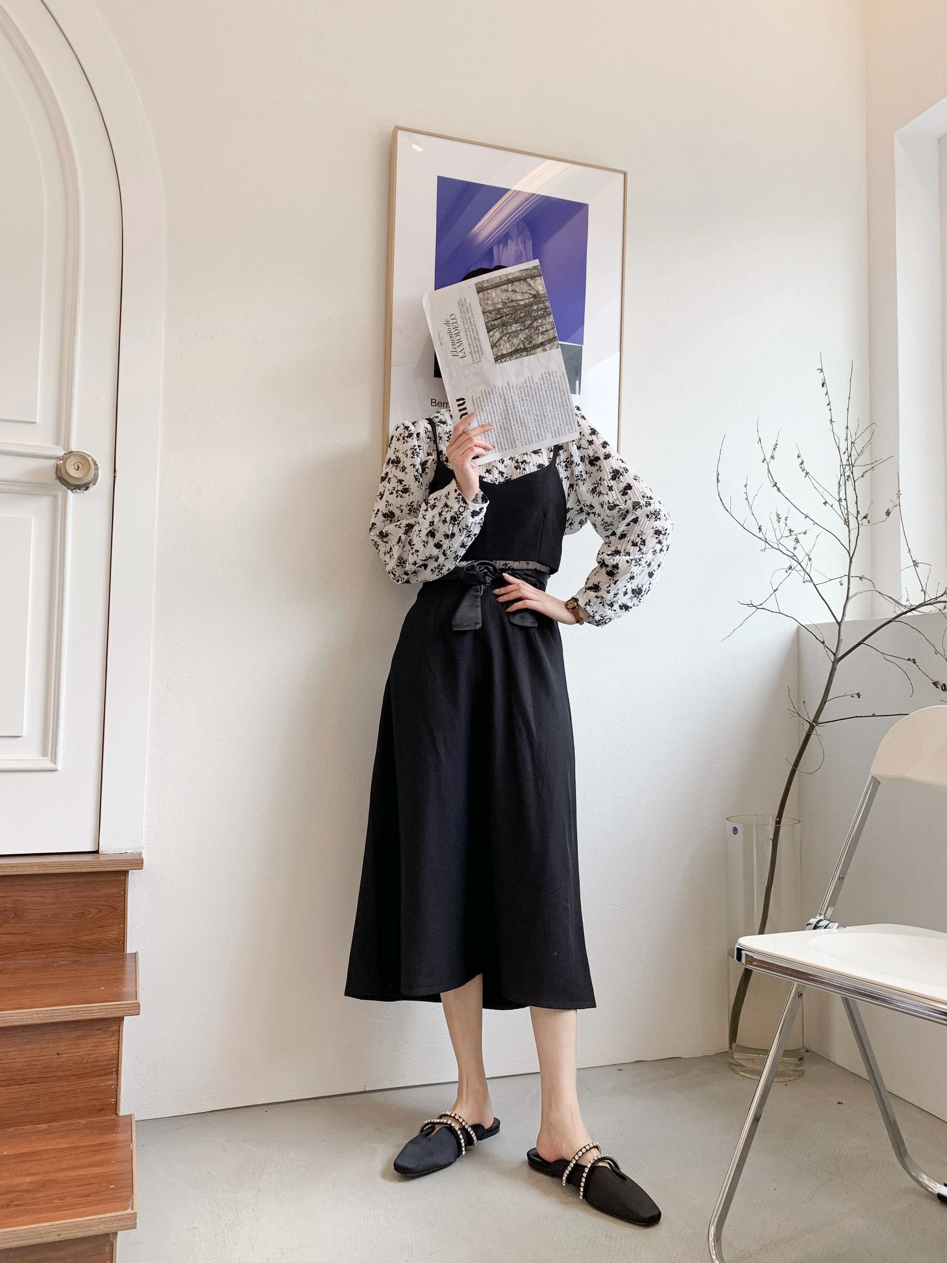 2021 New Korean Fashion Temperament Baotou Half Slippers Flat Rhinestone Lazy Sandals and Slippers
2021 New Korean Fashion Temperament Baotou Half Slippers Flat Rhinestone Lazy Sandals and Slippers