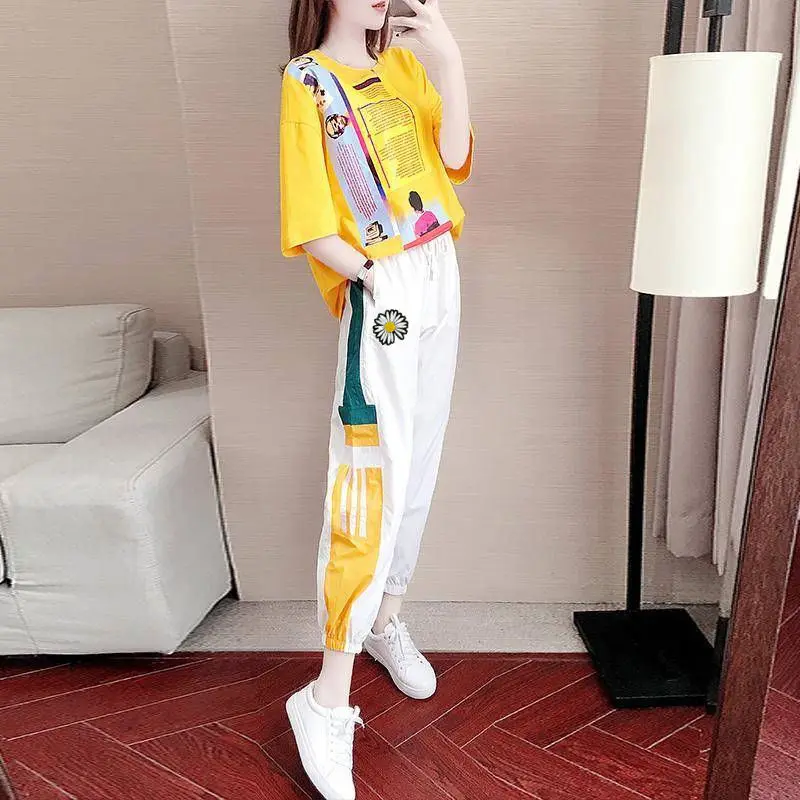 Suit Sports Leisure Women's Summer 2021 New Fashion Brand Loose and Thin Korean Pants Short Sleeve Two Piece Set
Suit Sports Leisure Women's Summer 2021 New Fashion Brand Loose and Thin Korean Pants Short Sleeve Two Piece Set