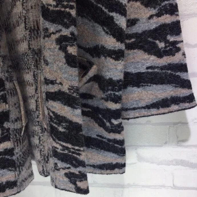 Женская вязаная куртка Длинные рукава Повседневные дикие женские пальто на осень-зиму Новый 
Женская вязаная куртка Длинные рукава Повседневные дикие женские пальто на осень-зиму Новый