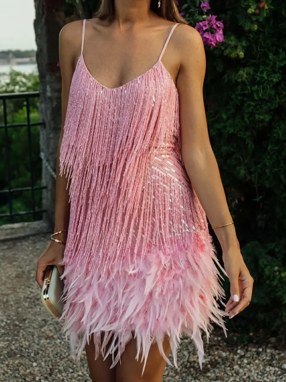 ARIANA New Trendy High Quality Pink Green Mini Feather Tassel V-neck Sequins Night Bodycon Celebrity Party Club Slip Dress 2022
ARIANA New Trendy High Quality Pink Green Mini Feather Tassel V-neck Sequins Night Bodycon Celebrity Party Club Slip Dress 2022