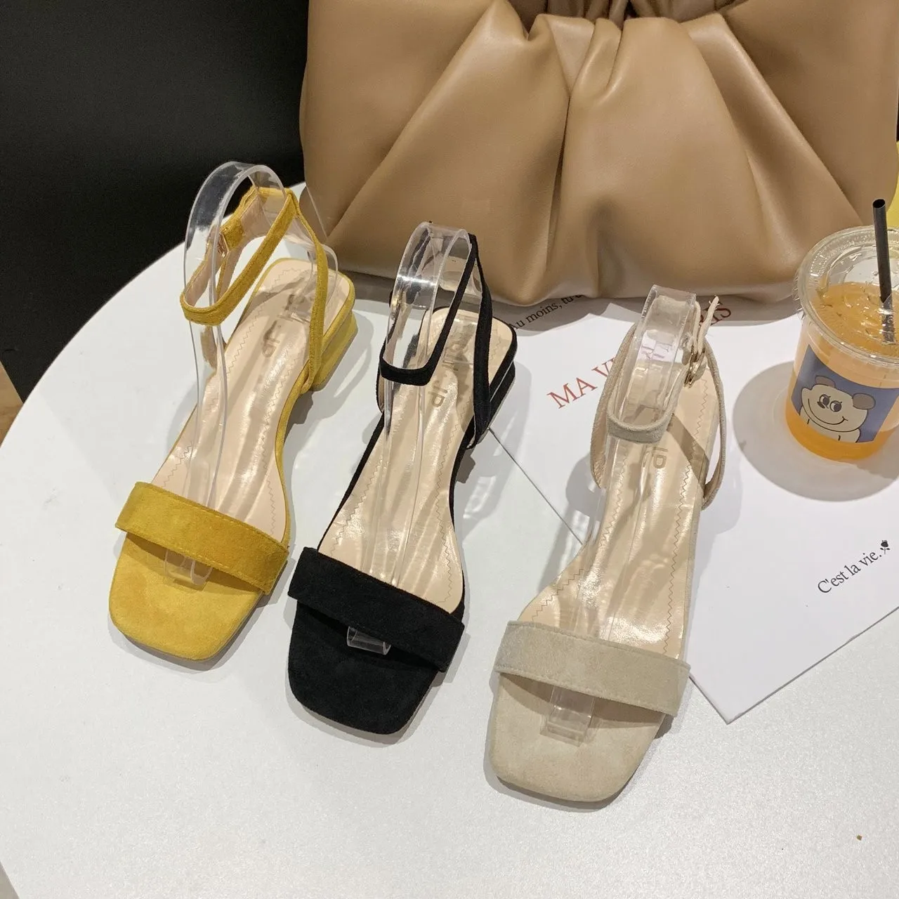 High-quality women's sandals 2021 summer new style open toe word buckle thick heel sexy Roman women's sandals women's shoes
High-quality women's sandals 2021 summer new style open toe word buckle thick heel sexy Roman women's sandals women's shoes