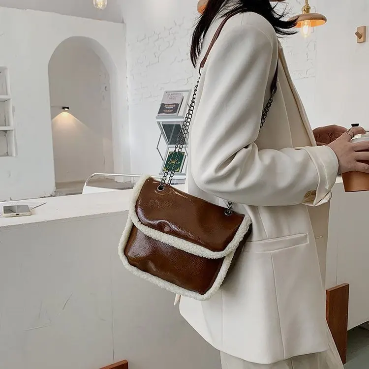 Faux Fur Designer PU Leather Shoulder Bag for Women 2021 Winter Branded Chain Handbags Womens Trend Hand Bag High Quality
Faux Fur Designer PU Leather Shoulder Bag for Women 2021 Winter Branded Chain Handbags Womens Trend Hand Bag High Quality