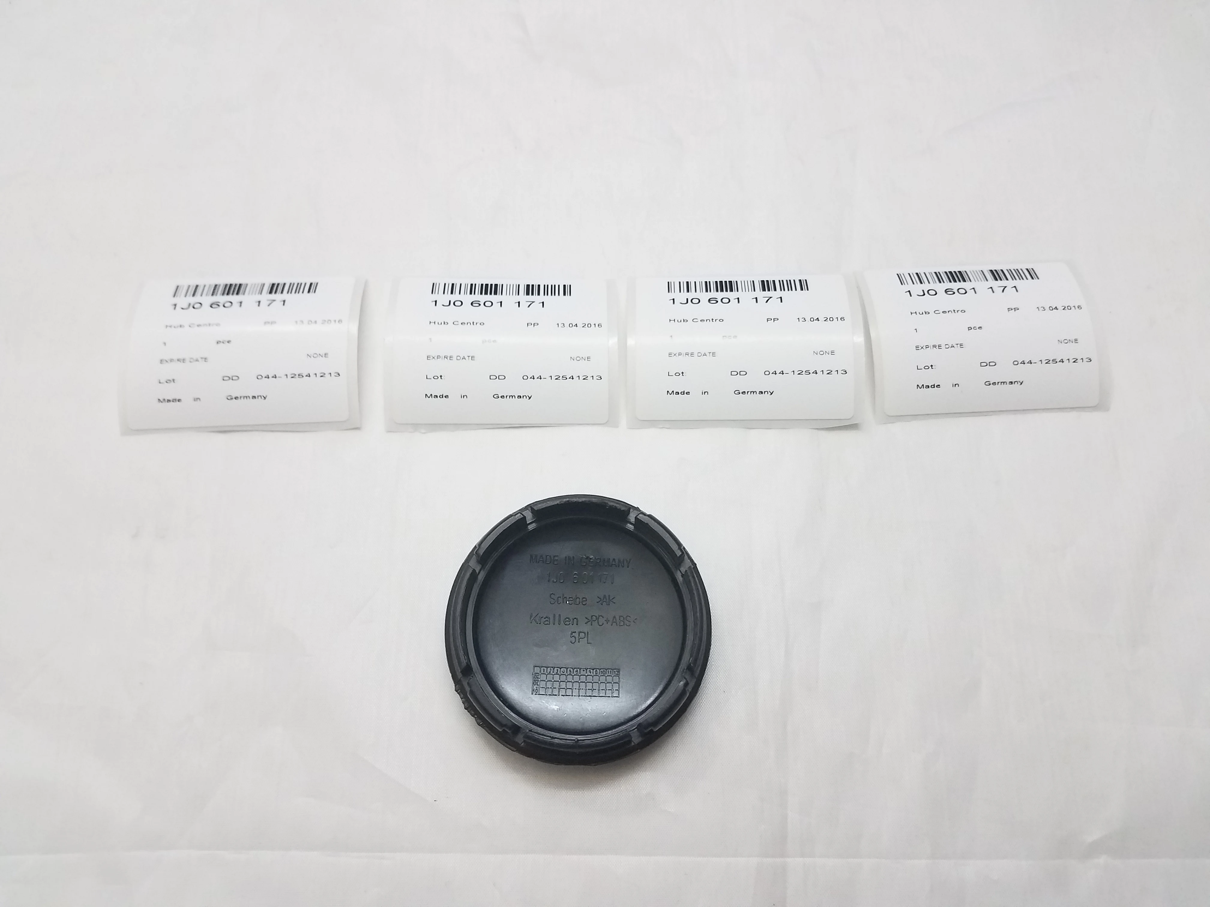 Новый 40 шт. для VW Golf Jetta IV новый колпачок ступицы колеса жука 55 мм 1J0601171
Новый 40 шт. для VW Golf Jetta IV новый колпачок ступицы колеса жука 55 мм 1J0601171