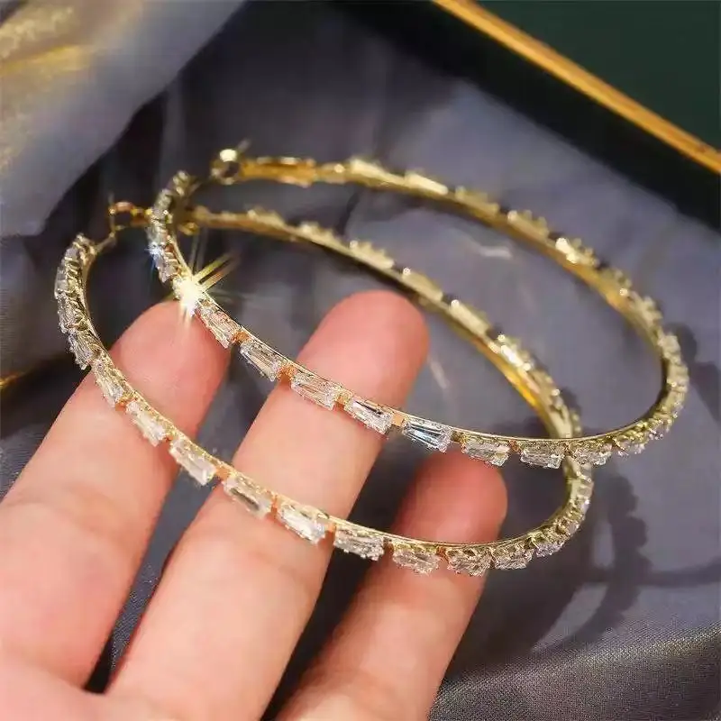 Fang Zi fashion women Rhinestone Earrings shiny crystal exaggerated Earrings nightclub net red big Circle Earrings Girl Jewelry
Fang Zi fashion women Rhinestone Earrings shiny crystal exaggerated Earrings nightclub net red big Circle Earrings Girl Jewelry