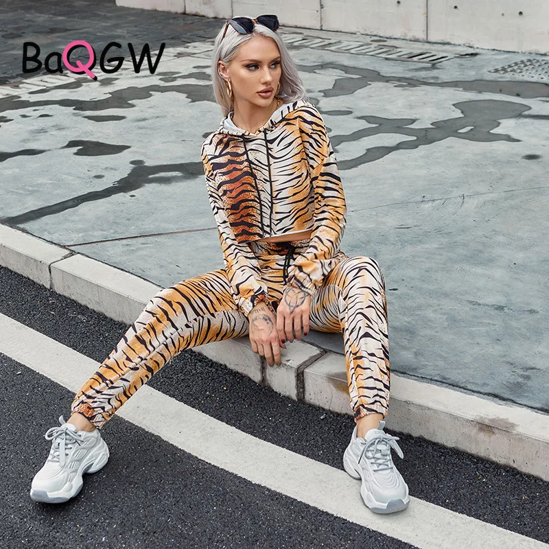 BaQGW Autumn Leopard Print Two Piece Set Women Long Sleeve Hooded Sweatshirt + leggings Matching Sets Workout Stretchy Outfits
BaQGW Autumn Leopard Print Two Piece Set Women Long Sleeve Hooded Sweatshirt + leggings Matching Sets Workout Stretchy Outfits