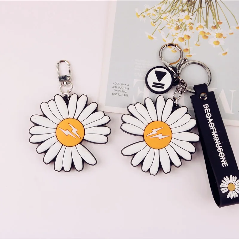 New Korea Right Daisy Keychain Ins Trend Male Soft Plastic Pvc Key Chain Bag Pendant Jewelry Gift Keyring Cute g-Dragon
New Korea Right Daisy Keychain Ins Trend Male Soft Plastic Pvc Key Chain Bag Pendant Jewelry Gift Keyring Cute g-Dragon