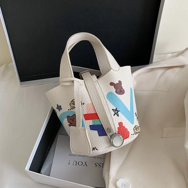 Small bag 2020 new trendy fashion popular bucket bag wild ins messenger bag net red portable female bag
Small bag 2020 new trendy fashion popular bucket bag wild ins messenger bag net red portable female bag