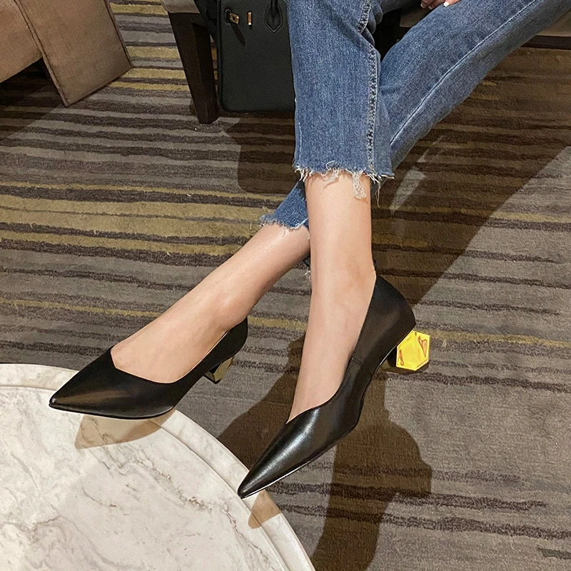 2021 spring Autum Women Pumps Ladies Leather Shoes Woman Fashion pointed Black white High Heel Female Heels Women's Pumps
2021 spring Autum Women Pumps Ladies Leather Shoes Woman Fashion pointed Black white High Heel Female Heels Women's Pumps