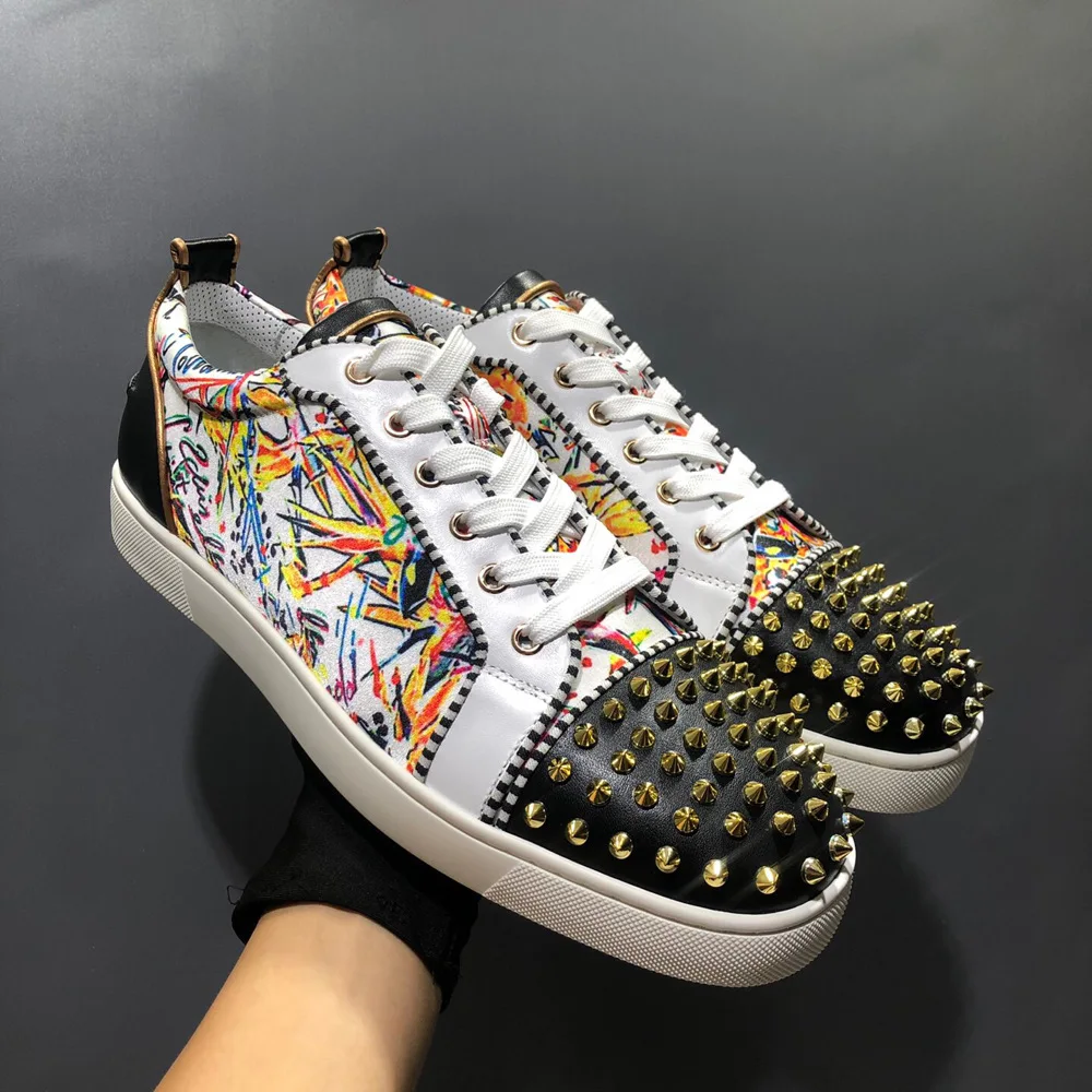 2021 Summer Fashion New Low Top Rivet Graffiti Men's Shoes Lace Up Breathable Couple Red Bottom Shoes Sports Casual Shoes Women
2021 Summer Fashion New Low Top Rivet Graffiti Men's Shoes Lace Up Breathable Couple Red Bottom Shoes Sports Casual Shoes Women