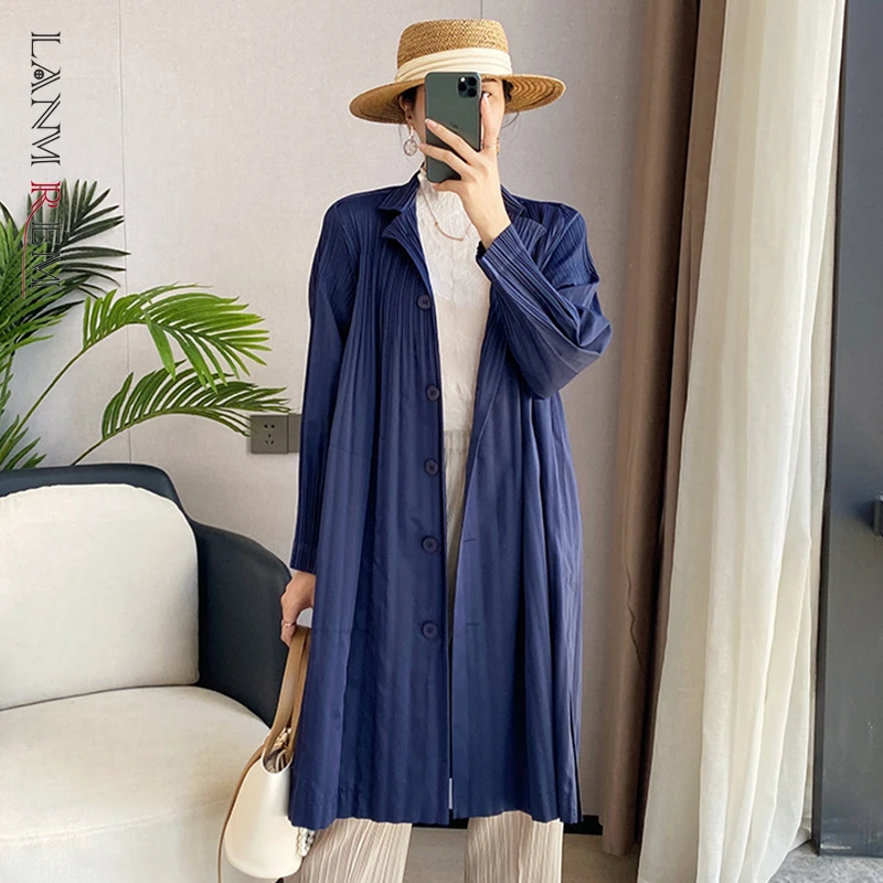 LANMREM 2022 Spring New Folds Windbreaker Female Long Sleeve Lapel Solid Color Pleated Trench Outerwear Women Fashion 2W1657
LANMREM 2022 Spring New Folds Windbreaker Female Long Sleeve Lapel Solid Color Pleated Trench Outerwear Women Fashion 2W1657