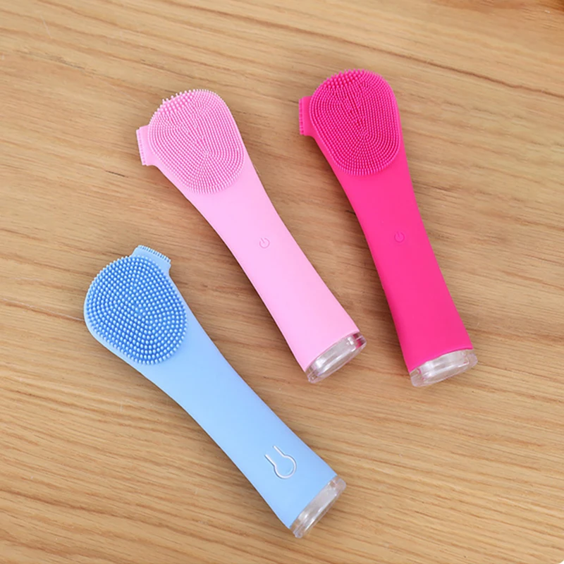 Mini Electric Cleansing Brush Waterproof Sonic Cleansing Brush USB Silicone Handheld Pore Deep Cleansing Cleansing Brush 
Mini Electric Cleansing Brush Waterproof Sonic Cleansing Brush USB Silicone Handheld Pore Deep Cleansing Cleansing Brush