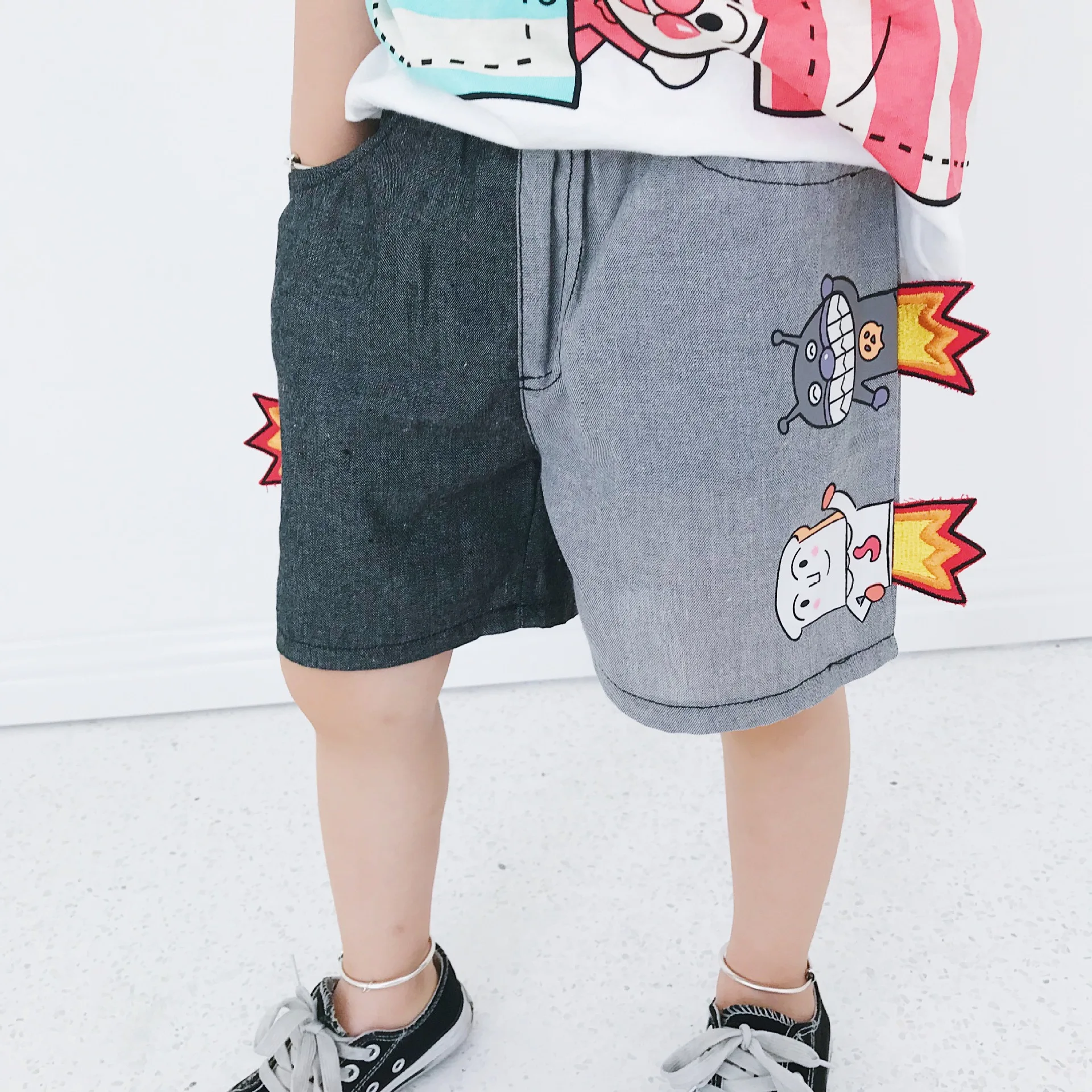 Летние Новые комбинированные джинсы Tonytaobaby для мальчиков и девочек, хлопковые брюки с трехмерным мультяшным рисунком
Летние Новые комбинированные джинсы Tonytaobaby для мальчиков и девочек, хлопковые брюки с трехмерным мультяшным рисунком