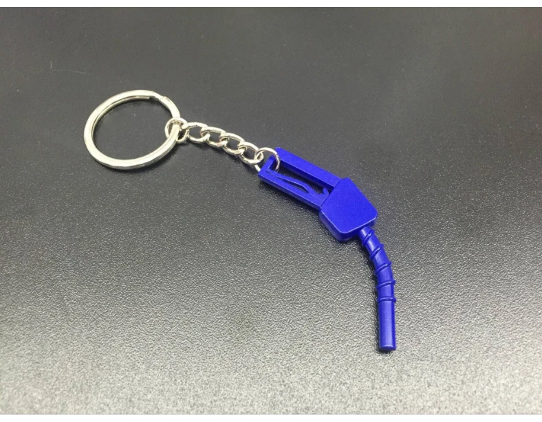 100pcs/Lot Metal Car Parts Oil Gun Keychain Mini FUEL GUN Key Chain Car Keyring