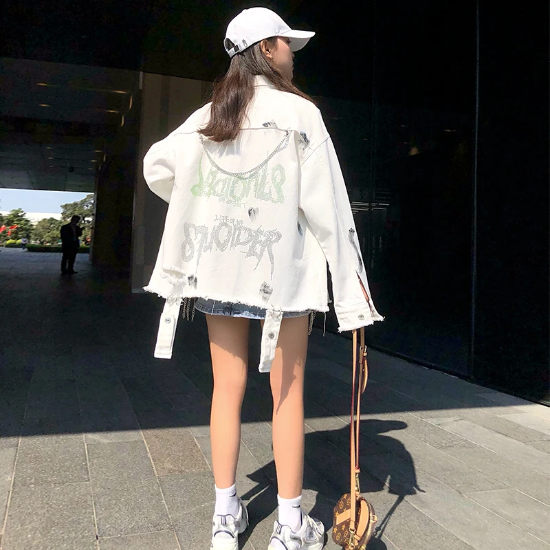 Sweetwear Women Clothes 2021 New Spring Autumn Loose Denim Jacket Hot Drilling Letter Hole Iron Chain Hip Hop Female Denim Coat
Sweetwear Women Clothes 2021 New Spring Autumn Loose Denim Jacket Hot Drilling Letter Hole Iron Chain Hip Hop Female Denim Coat