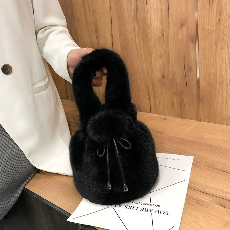 Christmas Gifts Bucket Bags For Women 2020 Autumn And Winter Solid Color Soft Fur Crossbody Shoulder Bag Casual Female Handbags
Christmas Gifts Bucket Bags For Women 2020 Autumn And Winter Solid Color Soft Fur Crossbody Shoulder Bag Casual Female Handbags