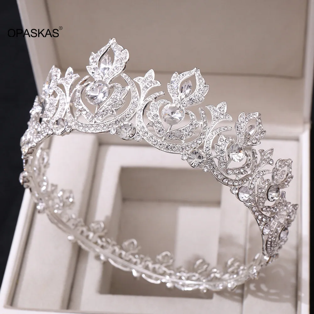 Женский головной убор в стиле «Ретро»
Женский головной убор в стиле «Ретро»