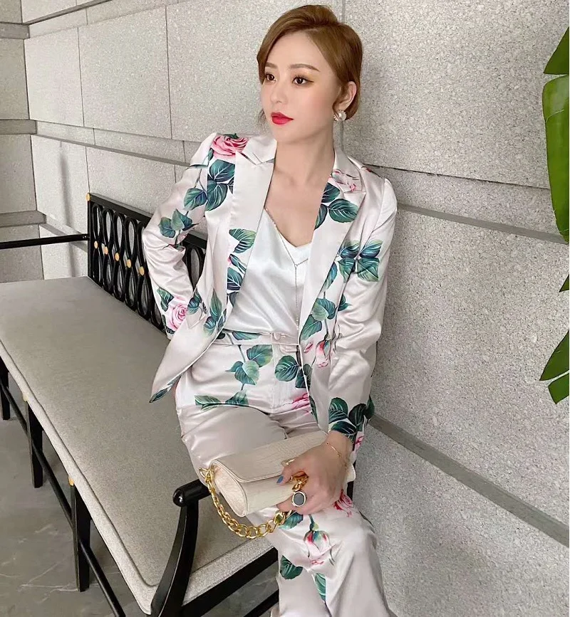 2020 Autumn Fashion Blazer Sets High Quality Women Rose Flower Print Single Button Blazer Coat+Skinny Pants & Capris Set 2 pc
2020 Autumn Fashion Blazer Sets High Quality Women Rose Flower Print Single Button Blazer Coat+Skinny Pants & Capris Set 2 pc