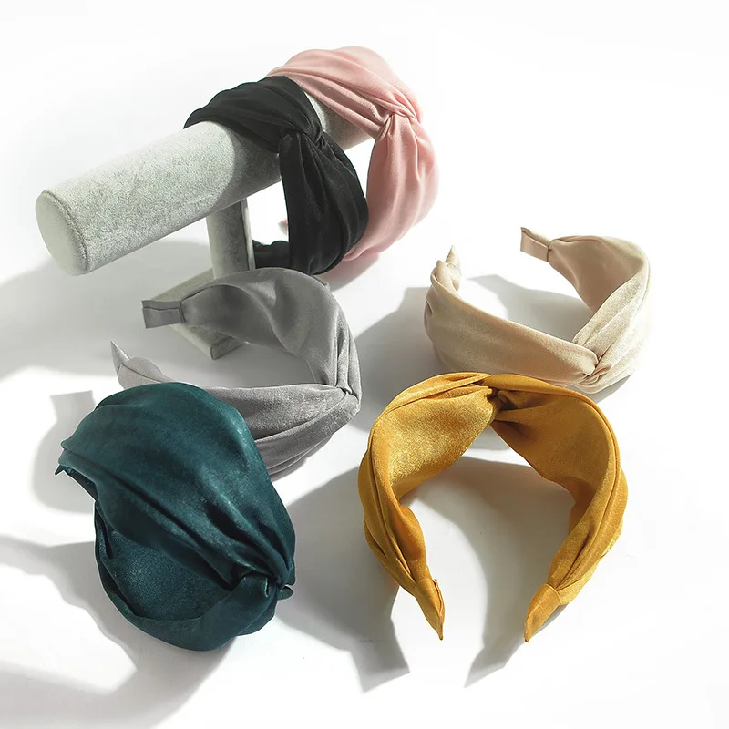 Korean Fabric Cross Broad-brimmed Headband Women Ladies Wild Forest Bow Hairpin Fashion Trend Hair Bundle Hair Accessories
Korean Fabric Cross Broad-brimmed Headband Women Ladies Wild Forest Bow Hairpin Fashion Trend Hair Bundle Hair Accessories