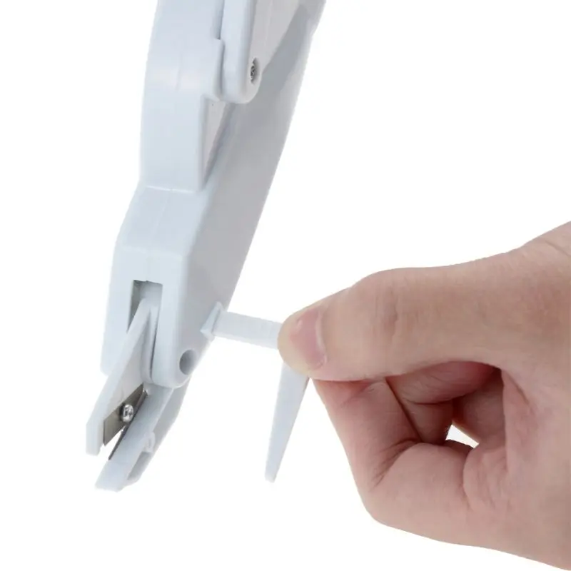Electric Automatic Scissors Safety Battery Operated Handheld for Tailor Sewing 517E
Electric Automatic Scissors Safety Battery Operated Handheld for Tailor Sewing 517E