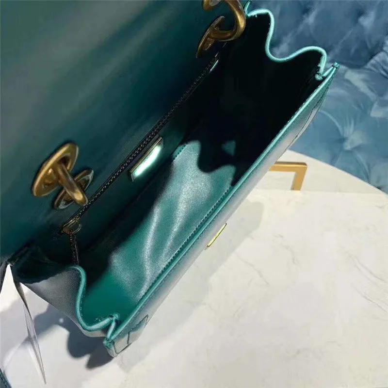 2021 Luxury Brand Designer Bag Women Shoulder Replica Bag Lady Gold Metal Chains Leather Messenger Handbag Female Green Big Bags
2021 Luxury Brand Designer Bag Women Shoulder Replica Bag Lady Gold Metal Chains Leather Messenger Handbag Female Green Big Bags