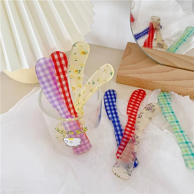 Floral Lattice Butter Knife Dessert Plastic Jam Tableware Girl Heart Photo Props Dinner Plate Fork Spoon Matching Model
Floral Lattice Butter Knife Dessert Plastic Jam Tableware Girl Heart Photo Props Dinner Plate Fork Spoon Matching Model