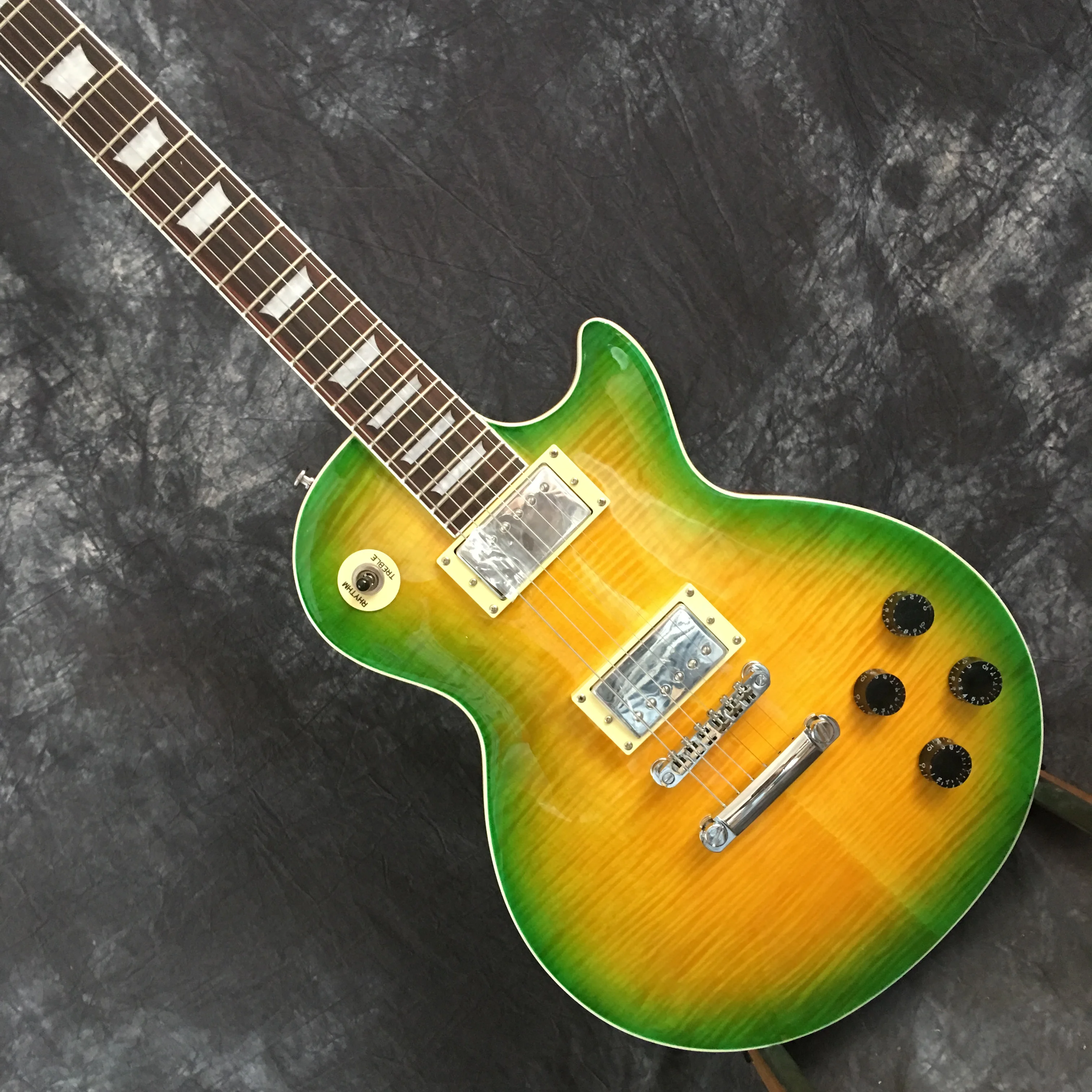 High Quality 2021 New Factory Electric Guitar Multicolor Guitar Maple Guitar Top Guitar Fret Binding Free Shipping
High Quality 2021 New Factory Electric Guitar Multicolor Guitar Maple Guitar Top Guitar Fret Binding Free Shipping