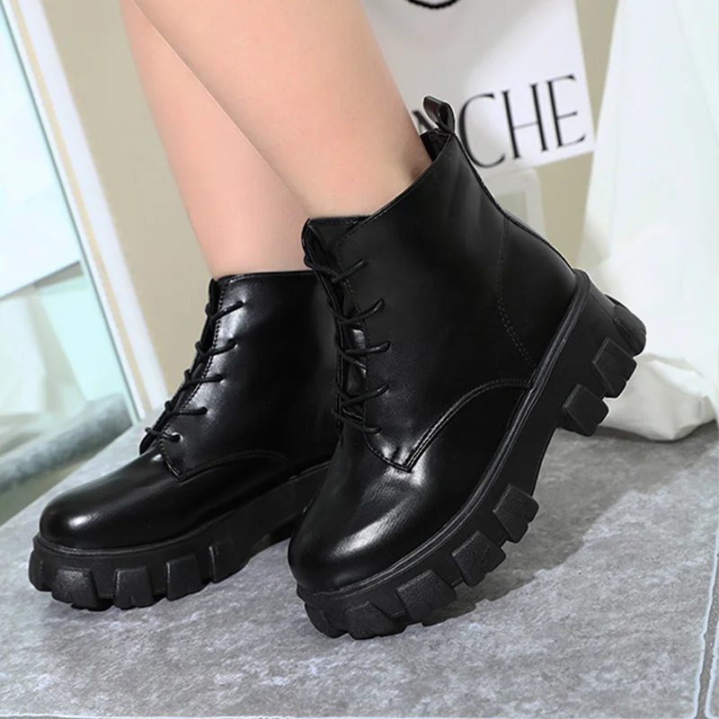 Woman's Ankle Boots Lace Up Platform Thcik Bottom Women Short Boot PU Leather Black Chunky Heels Ladies Shoes Female 2021 Autumn
Woman's Ankle Boots Lace Up Platform Thcik Bottom Women Short Boot PU Leather Black Chunky Heels Ladies Shoes Female 2021 Autumn
