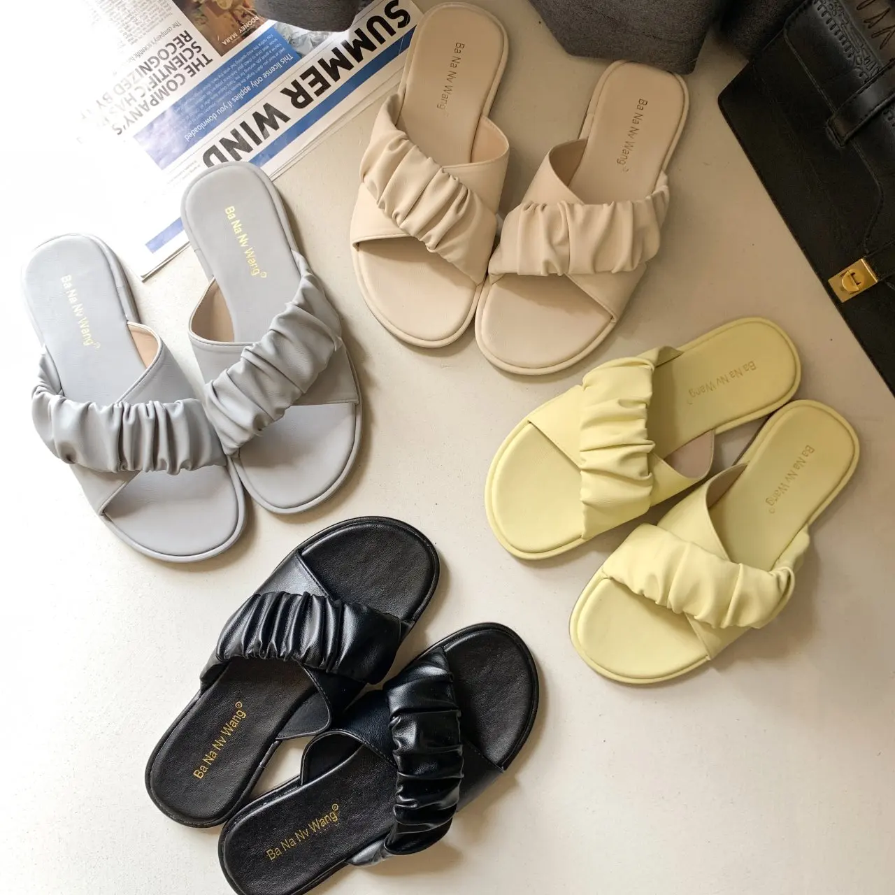 Ladies summer flat heel pump candy color shoes ladies casual women sandals plus size 2021 gladiator sandals
Ladies summer flat heel pump candy color shoes ladies casual women sandals plus size 2021 gladiator sandals