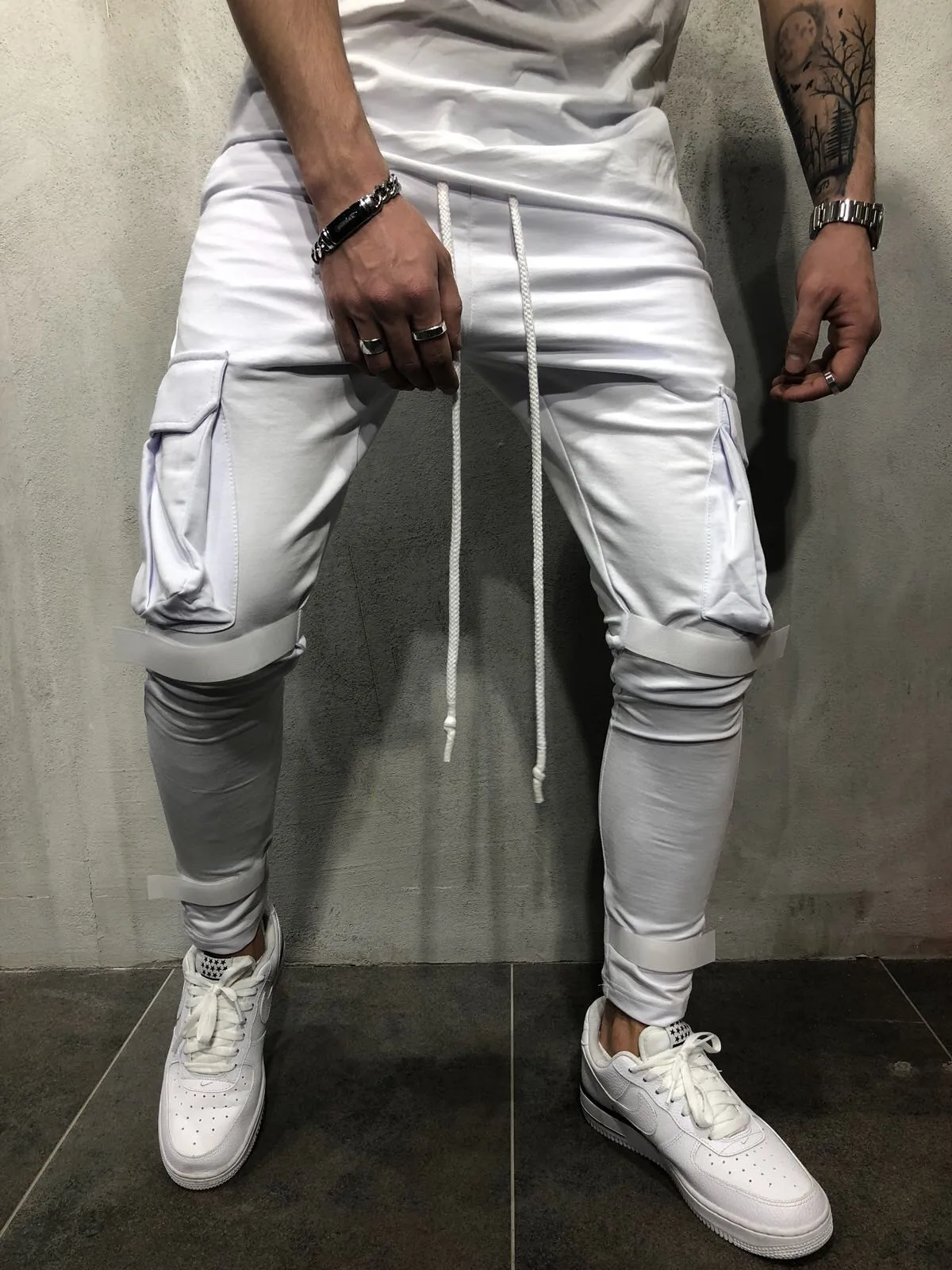 Sports pants men's jogger fitness sports trousers new fashion printed muscle men's fitness training pants
Sports pants men's jogger fitness sports trousers new fashion printed muscle men's fitness training pants