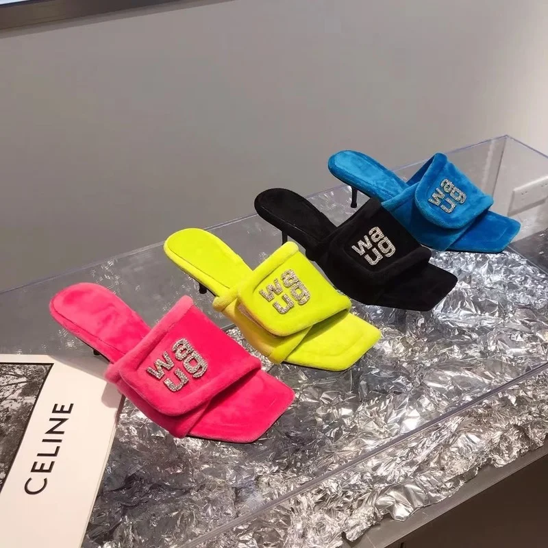 2021 Autumn/winter New Candy-colored Sandals Fashion Joker Slippers Square Head Stiletto Slippers Women Wear Suede Women Shoes
2021 Autumn/winter New Candy-colored Sandals Fashion Joker Slippers Square Head Stiletto Slippers Women Wear Suede Women Shoes