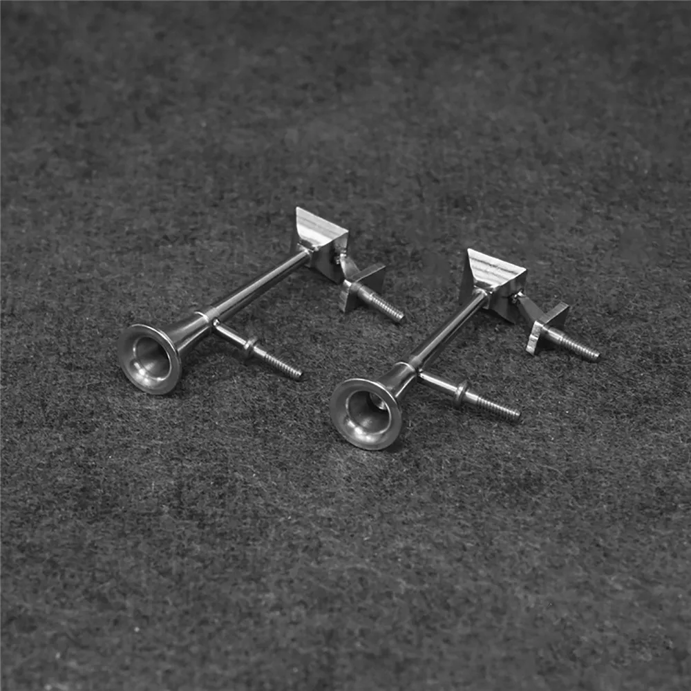 2pcs Stainless Steel Siren Horn Whistle for 1/14 Tamiya Volvo FH16 Regal Trailer RC Truck Tractor Accessories
2pcs Stainless Steel Siren Horn Whistle for 1/14 Tamiya Volvo FH16 Regal Trailer RC Truck Tractor Accessories