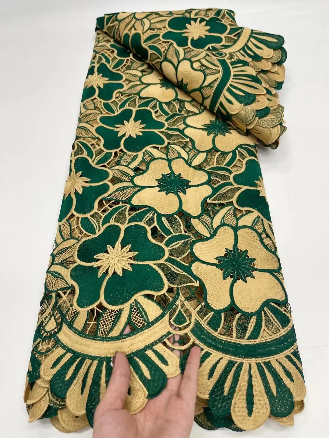 SwissTulle шнур мягкая ткань 2022 Высокое качество африканская сетка кружева 5 размер французский дизайн благородный и элегантный шелк Нигерия Wom ...
SwissTulle шнур мягкая ткань 2022 Высокое качество африканская сетка кружева 5 размер французский дизайн благородный и элегантный шелк Нигерия Wom ...