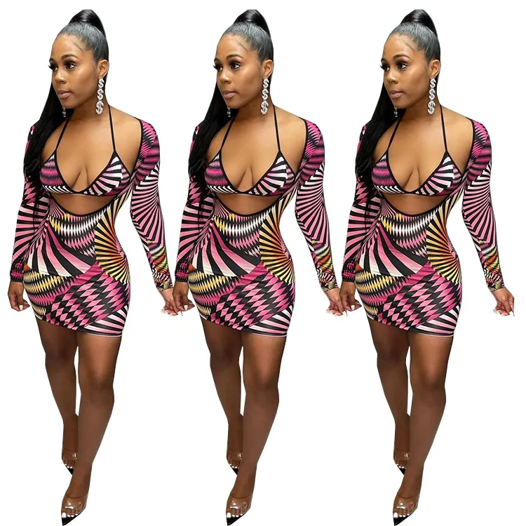 European and American women's summer fashion print wrapped chest 2-piece short skirt suit nightclub
European and American women's summer fashion print wrapped chest 2-piece short skirt suit nightclub