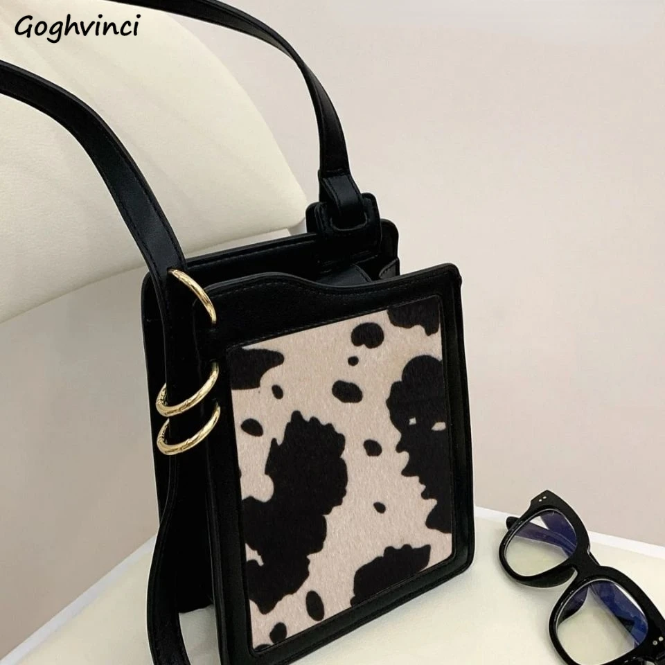 Fashion Brand Mini Square Shoulder Bags Women Outdoor Streetwear Popular Circular Ring Designed Phone-bag Korean Cross Body Bag
Fashion Brand Mini Square Shoulder Bags Women Outdoor Streetwear Popular Circular Ring Designed Phone-bag Korean Cross Body Bag