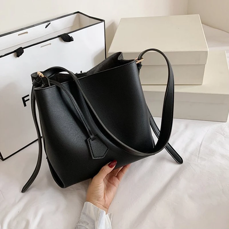 Маленькие дамские сумочки-ведра из искусственной кожи, однотонные сумки для женщин, новинка 2021, сумка-тоут, модная Брендовая женская сумка д...
Маленькие дамские сумочки-ведра из искусственной кожи, однотонные сумки для женщин, новинка 2021, сумка-тоут, модная Брендовая женская сумка д...